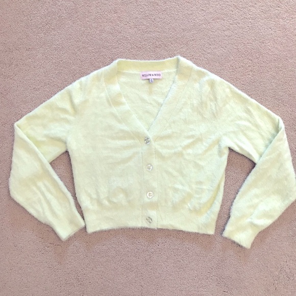 Willow & Wind Sweaters - Willow Wind Cropped Cardigan Sweater Womens Medium Pastel Pale Green Fuzzy Soft